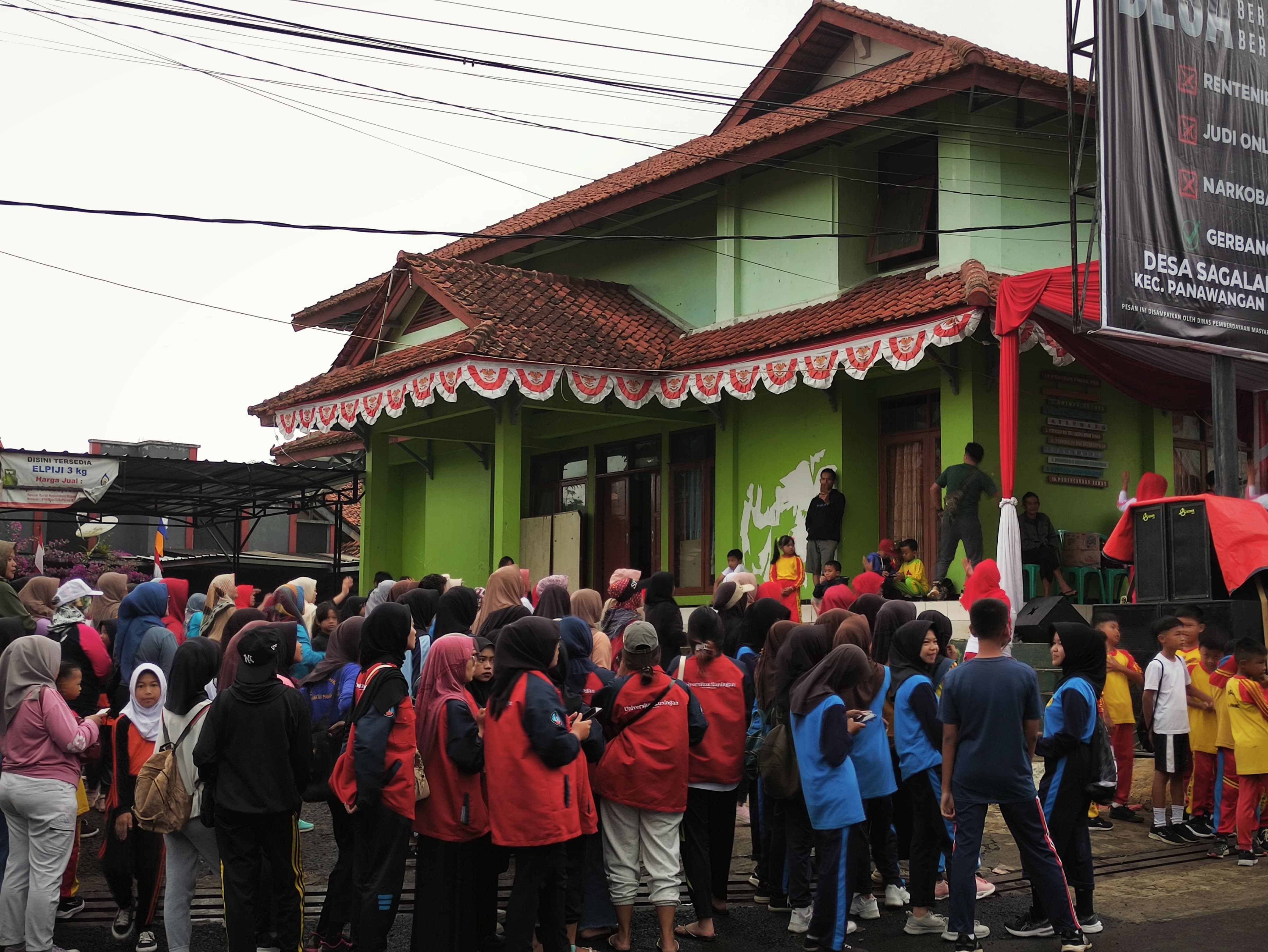 Kemeriahan Acara Jalan Santai...