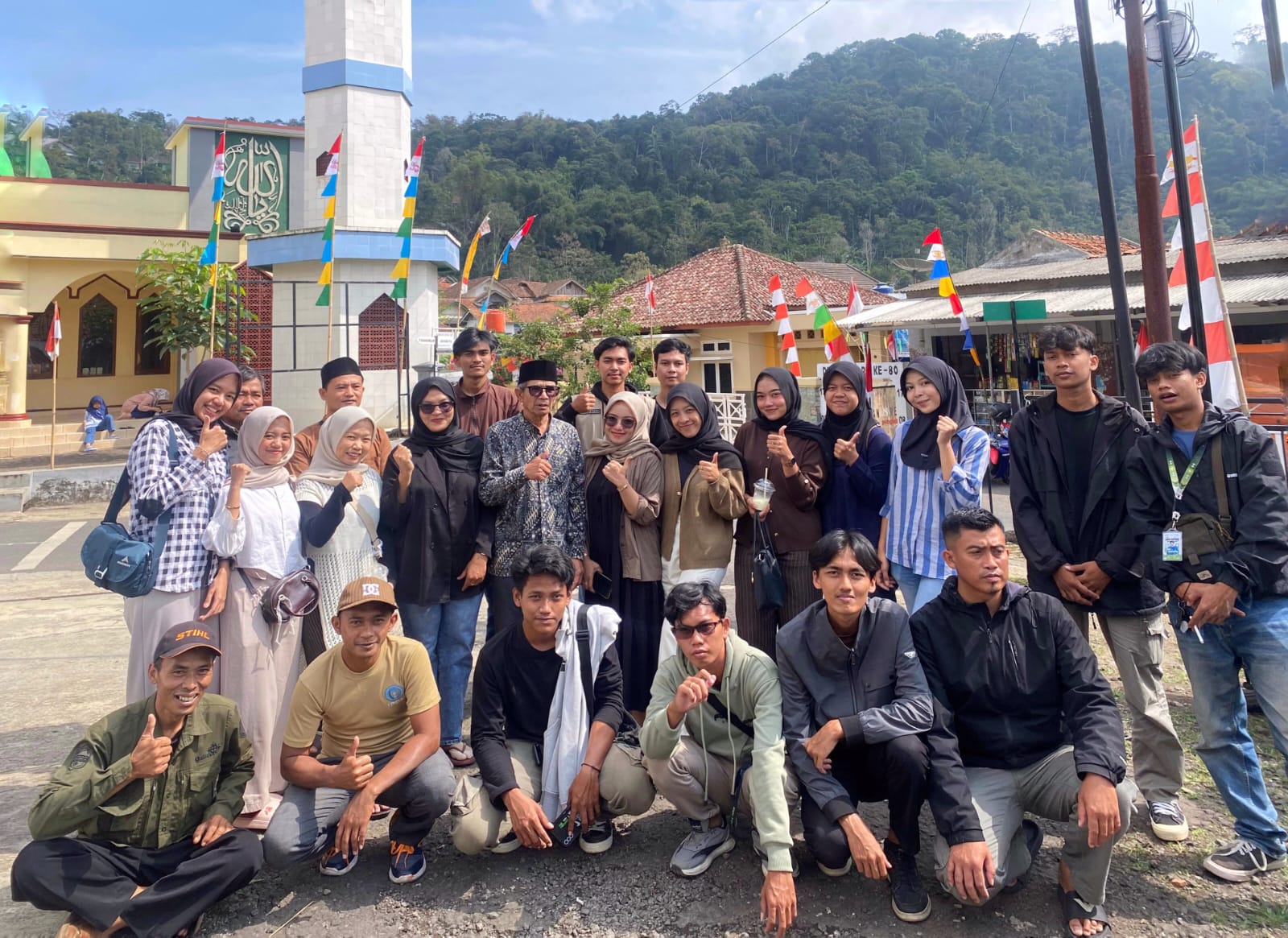 Perpisahan Mahasiswa KKN Universitas Majalengka di Desa Sagalaherang, Wujud Kebersamaan dan Pengabdian